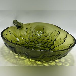 Vintage Indiana Glass Avocado Green Grape Bowl